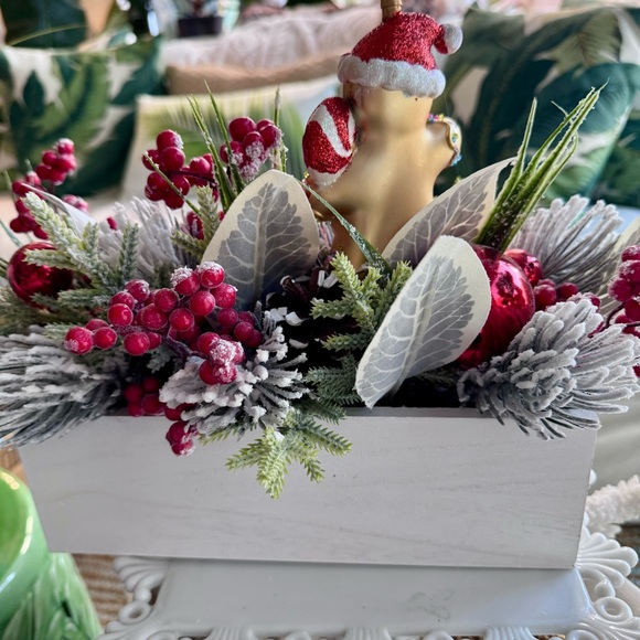 NEW! Christmas 🎄 Gingerbread Floral Centerpiece - Picture 4 of 6